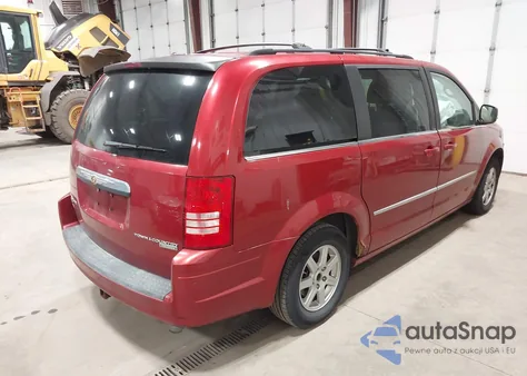 2010 Chrysler Town & Country Touring from USA, damaged, VIN 2A4RR5DX5AR128379